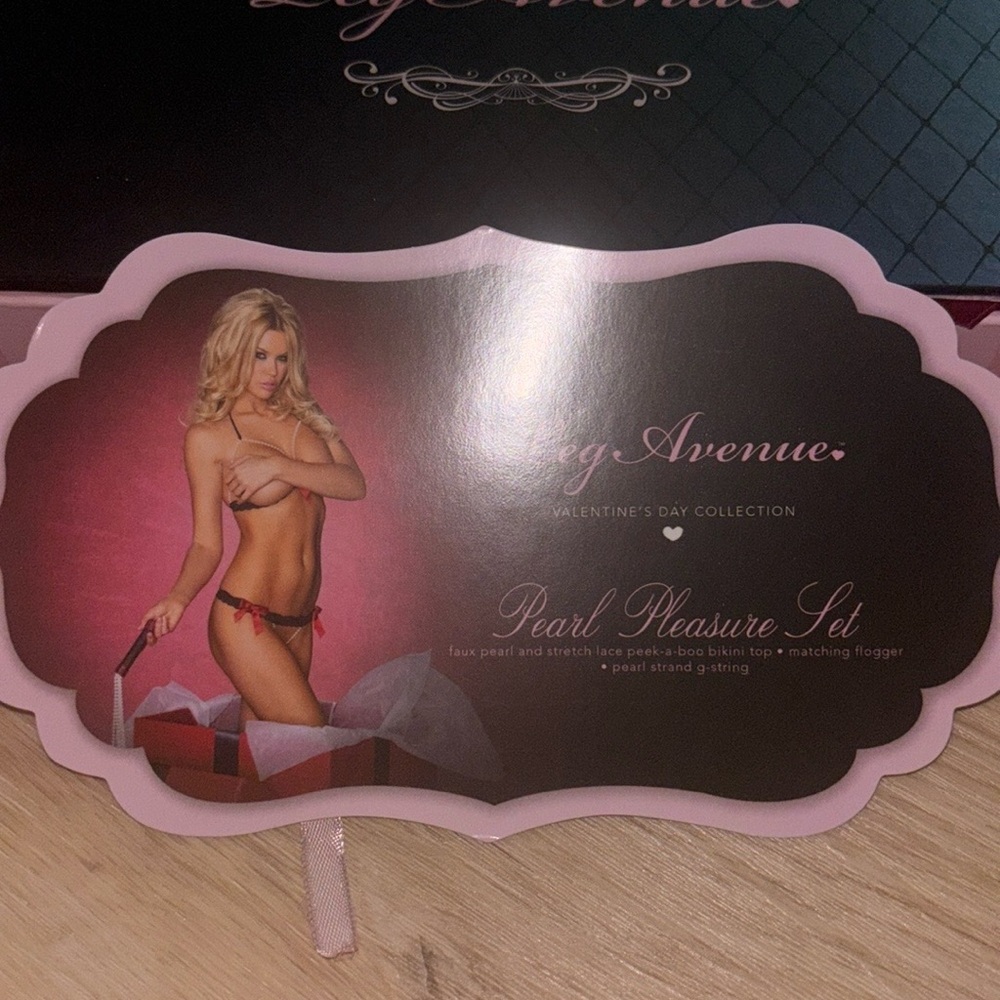 Leg Avenue faux Pearl lingerie Set​